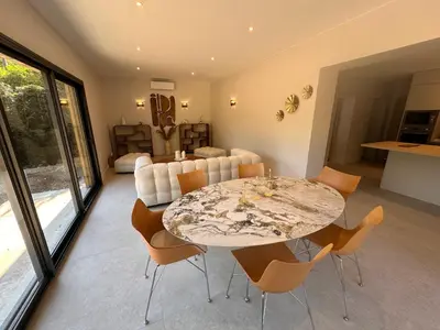 Coin salon dans l'établissement Villa Pavone