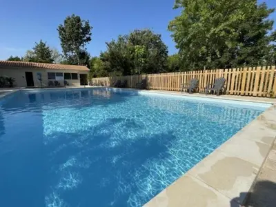Piscine de l'établissement Chalet 39m² pour 4 personnes avec terrasse - API-1-52-669 ou située à proximité