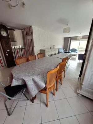 Coin salon dans l'établissement Grande maison familiale