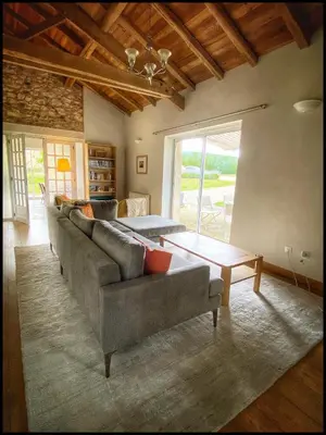 Coin salon dans l'établissement La Grange charentaise