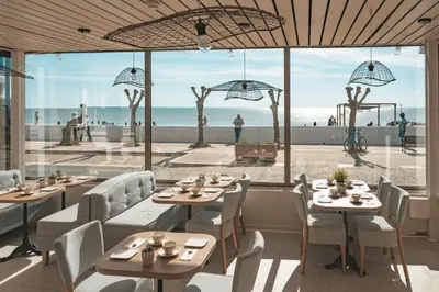 Vue générale sur la mer ou vue sur la mer prise depuis l'hôtel