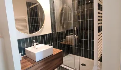 Salle de bains dans l'établissement Studio Moderne et Confortable - Clim & Futuroscope