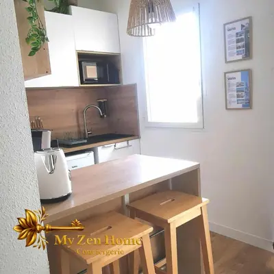 Cuisine ou kitchenette dans l'établissement Studio 203, Esprit Zen sur le Port de plaisance