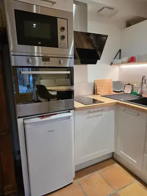 Cuisine ou kitchenette dans l'établissement Studio 2 personnes proche du Futuroscope