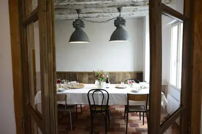 Restaurant ou autre lieu de restauration dans l'établissement l'Histoire du Lac