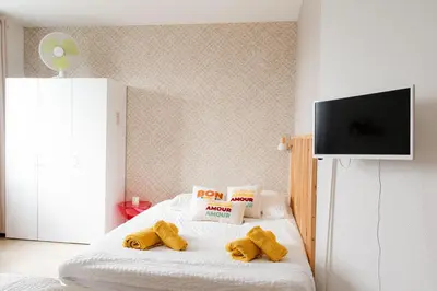 Télévision ou salle de divertissement dans l'établissement appartement à côté du futuroscope,avec wifi