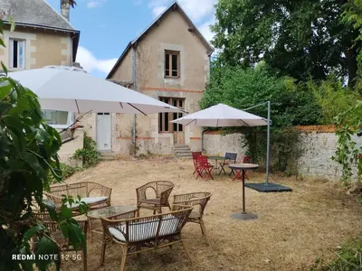 Jardin de l'établissement Les Studios Grenouilles