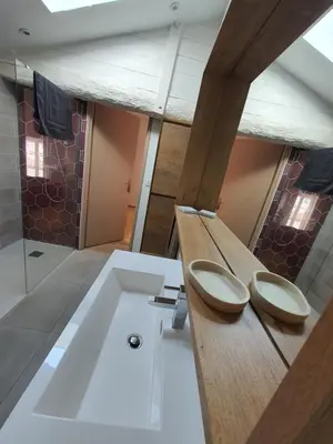 Salle de bains dans l'établissement Le Refuge de la Plage