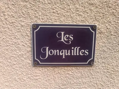 Certificat, récompense, panneau ou autre document affiché dans l'établissement Les Jonquilles