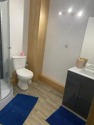 Salle de bains dans l'établissement Chambres centre ville Chateauneuf