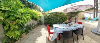 Jardin de l'établissement La Petite Alonnaise - maison proche plage