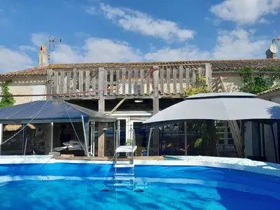 Piscine de l'établissement Oasis ou située à proximité