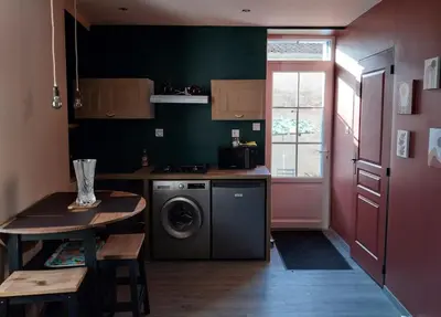 Cuisine ou kitchenette dans l'établissement Studio a la campagne à 30min de L'océan