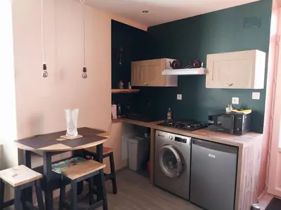 Cuisine ou kitchenette dans l'établissement Studio a la campagne à 30min de L'océan
