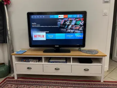 Télévision ou salle de divertissement dans l'établissement Maison entière - centre ville, parking réservé