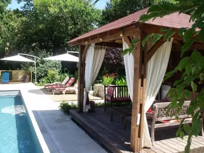 Piscine de l'établissement La Grange Terrou ou située à proximité