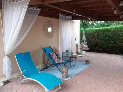 Jardin de l'établissement Détente au bord de la rivière