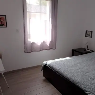 Chambre avec salle de bain et WC privés