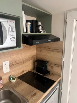 Cuisine ou kitchenette dans l'établissement Atelier des Thermes