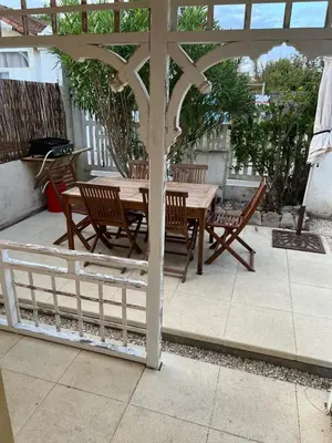 Balcon ou terrasse dans l'établissement Cottage 50m de la plage