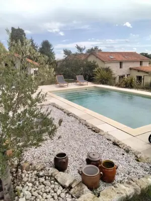 Piscine de l'établissement Charming pied-à-terre ou située à proximité