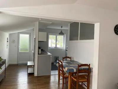 Cuisine ou kitchenette dans l'établissement Cosy 2 bedroom apartment