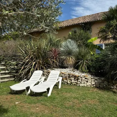 Jardin de l'établissement Gîte la Charentaise