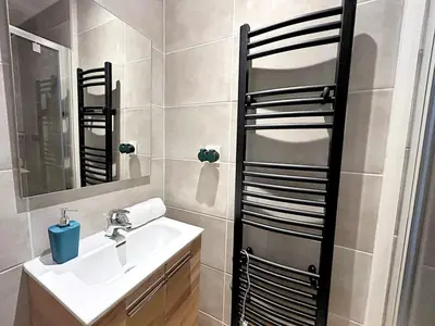 Salle de bains dans l'établissement La Marne #11- Poitiers Centre Ville