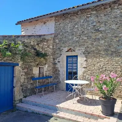 Gîte en cité médiévale de Vouvant avec parking privatif
