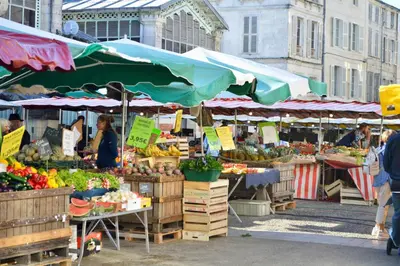 Clients de l'établissement Nid du marché hypercentre La Rochelle, wifi