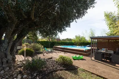 Piscine de l'établissement La Jolie Niortaise - Avec piscine ou située à proximité