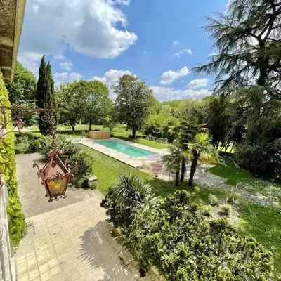 Grande maison avec piscine privée