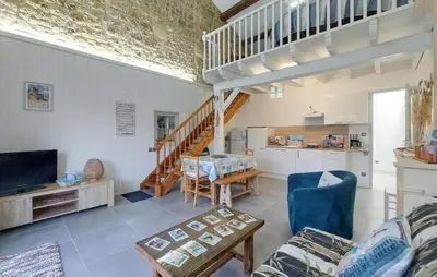 Plan de l'établissement 1 Bedroom Cozy Home In La-Gripperie-Saint-Sym