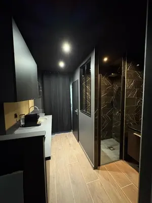 Salle de bains dans l'établissement La Romantique