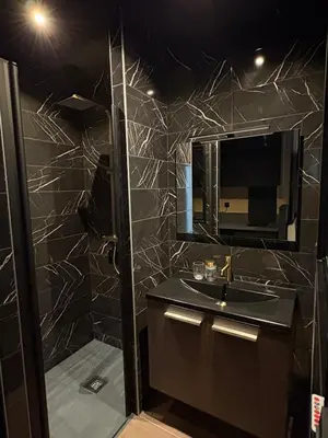 Salle de bains dans l'établissement La Romantique