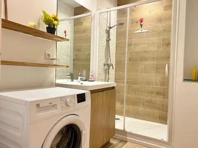 Salle de bains dans l'établissement Beautiful 2 bedroom apartment in downtown Poitiers