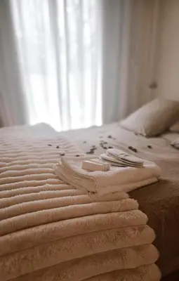 Un ou plusieurs lits dans un hébergement de l'établissement Chalet romantique - Jacuzzi privatif - King size