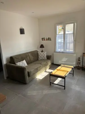 Coin salon dans l'établissement Chez Céline et Frédéric maison 3 T2 45m2