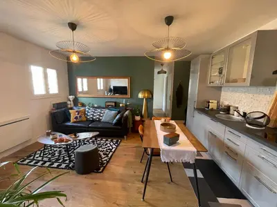 Cuisine ou kitchenette dans l'établissement La Cour du Palais