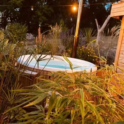 Piscine de l'établissement Refuge de Campagne Le Chalet ou située à proximité