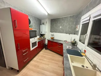 Cuisine ou kitchenette dans l'établissement Les grands prés