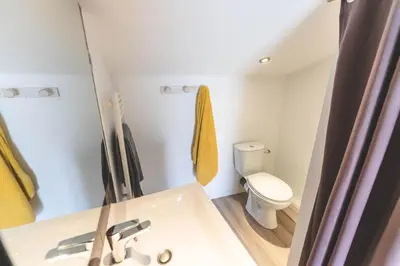 Salle de bains dans l'établissement Le gite du puits
