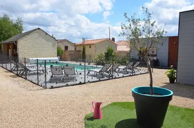 Piscine de l'établissement Le gite du buis ou située à proximité