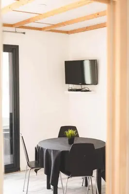 Télévision ou salle de divertissement dans l'établissement Le gite de l'erable