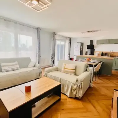 apartment terraceLake viewBeach 10 min walk away