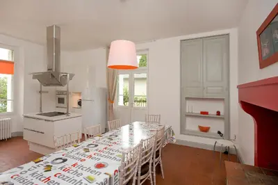 Cuisine ou kitchenette dans l'établissement La Maison d'Elise