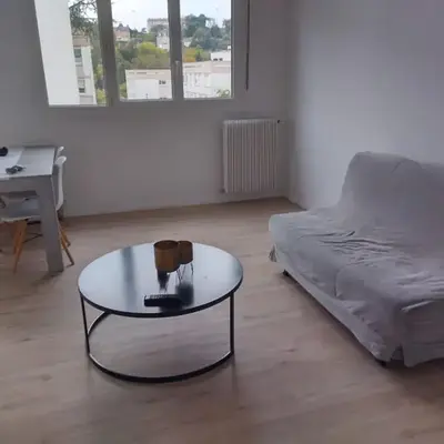 Appartement au bord du Clain parking privatif
