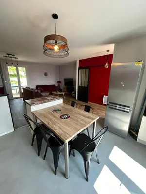 Cuisine ou kitchenette dans l'établissement Gite Vintage 63 Le Hameau 1936