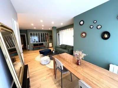 Coin salon dans l'établissement Le 49 Carnot Plein cœur de Poitiers