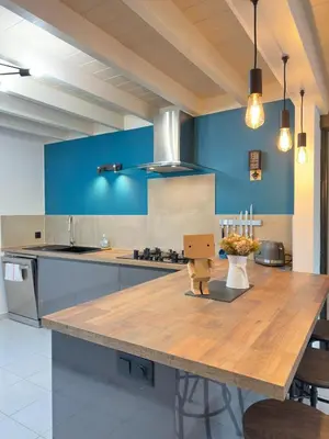 Cuisine ou kitchenette dans l'établissement Maison Qualit'Home 8p - Jardin - Angoulême 5min